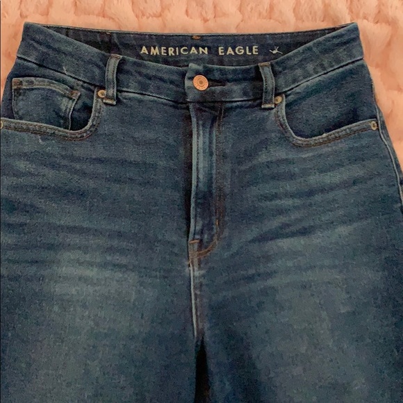 Boyfriend fit distressed denim - Picture 4 of 8